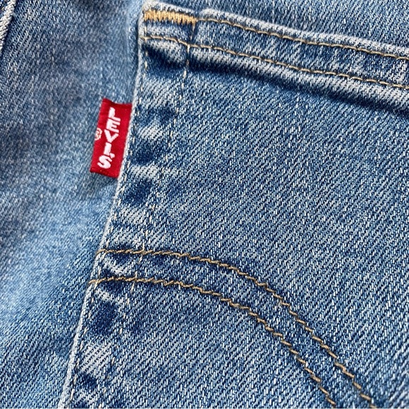 Levi’s Strauss Ribcage Bell Jeans - Picture 6 of 7